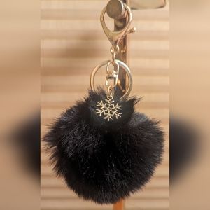 Black Pom-pom Snowflake Purse Charm Keychain